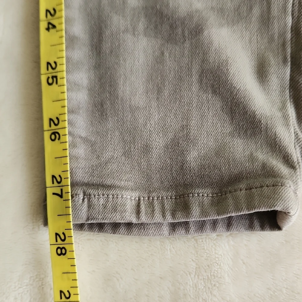 American Eagle Women's Muted Grey Camo Next Level Stretch High Rise Jeggings - 4